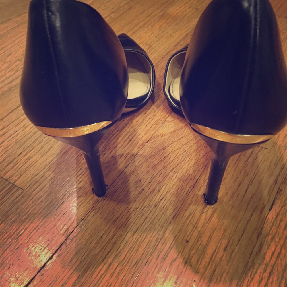 Michael Kors Gold Detail Black Leather Pumps